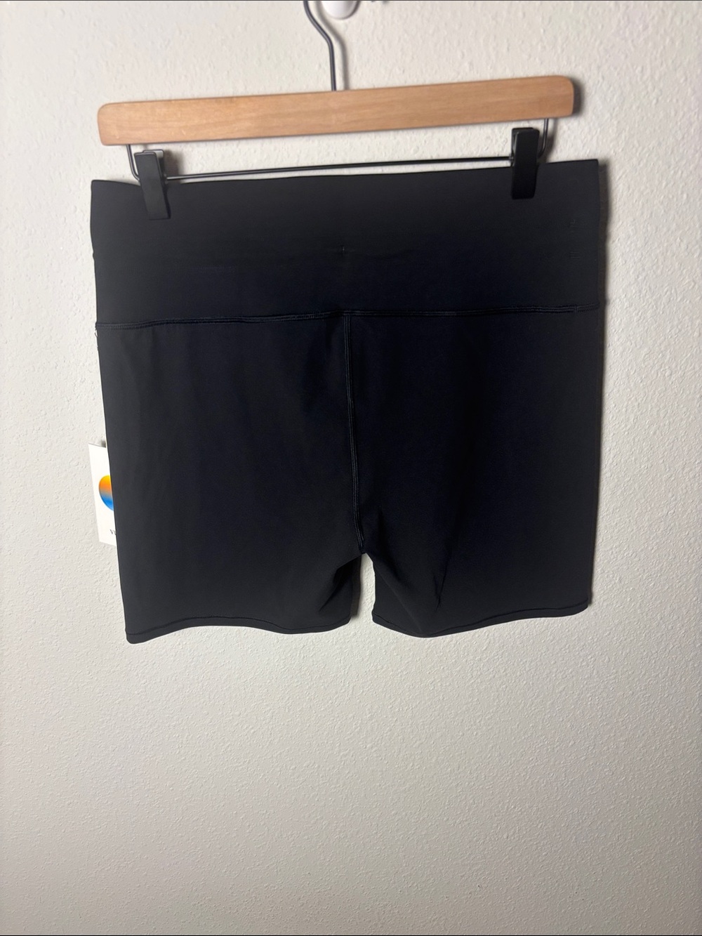 NWT Daily Practice Short 5” Black and White VW3124 - Picture 2 of 3